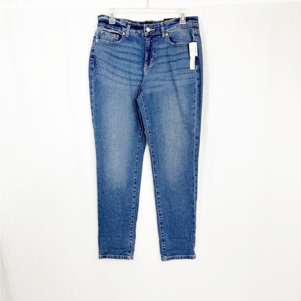 NEW Dress Barn Girlfriend Relaxed Fit Jeans, Size 8, Blue